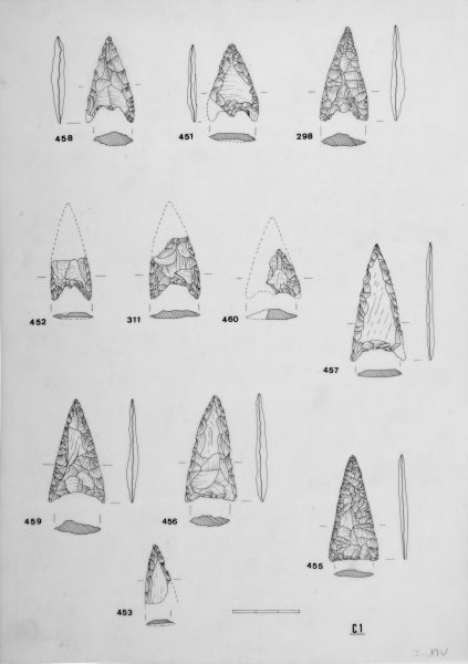 Desenho de materiais/instrumentos e recipientes arqueológicos. Instrumentos talhados - Buraco da Pala/Abrigo em fenda rochosa